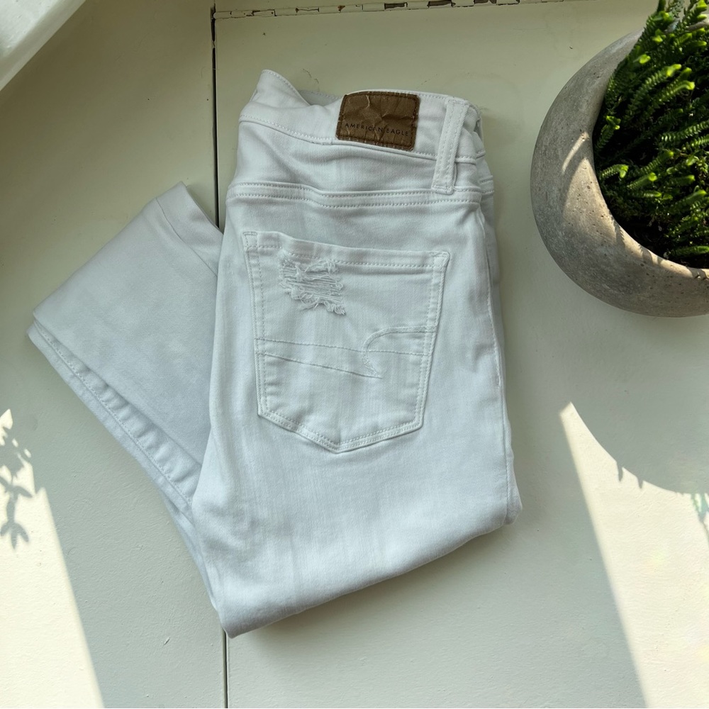 American Eagle White Hi-Rise Distressed Jeggings